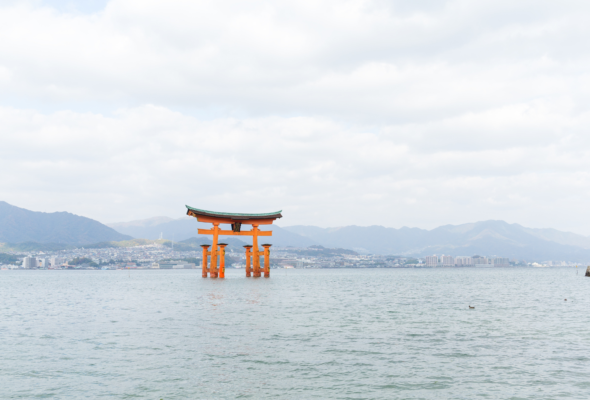 Gran torii flotante del santuario Itsukushima en Miyajima
