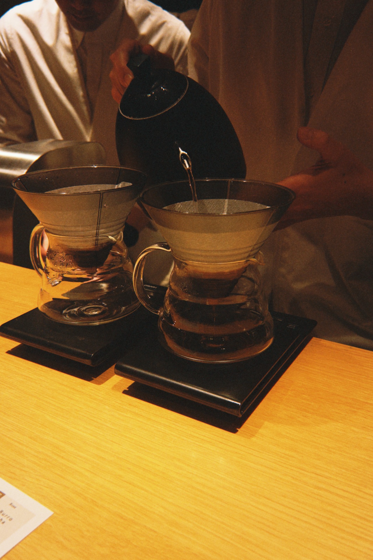 Detalle del café de filtro en Koffee Mameya