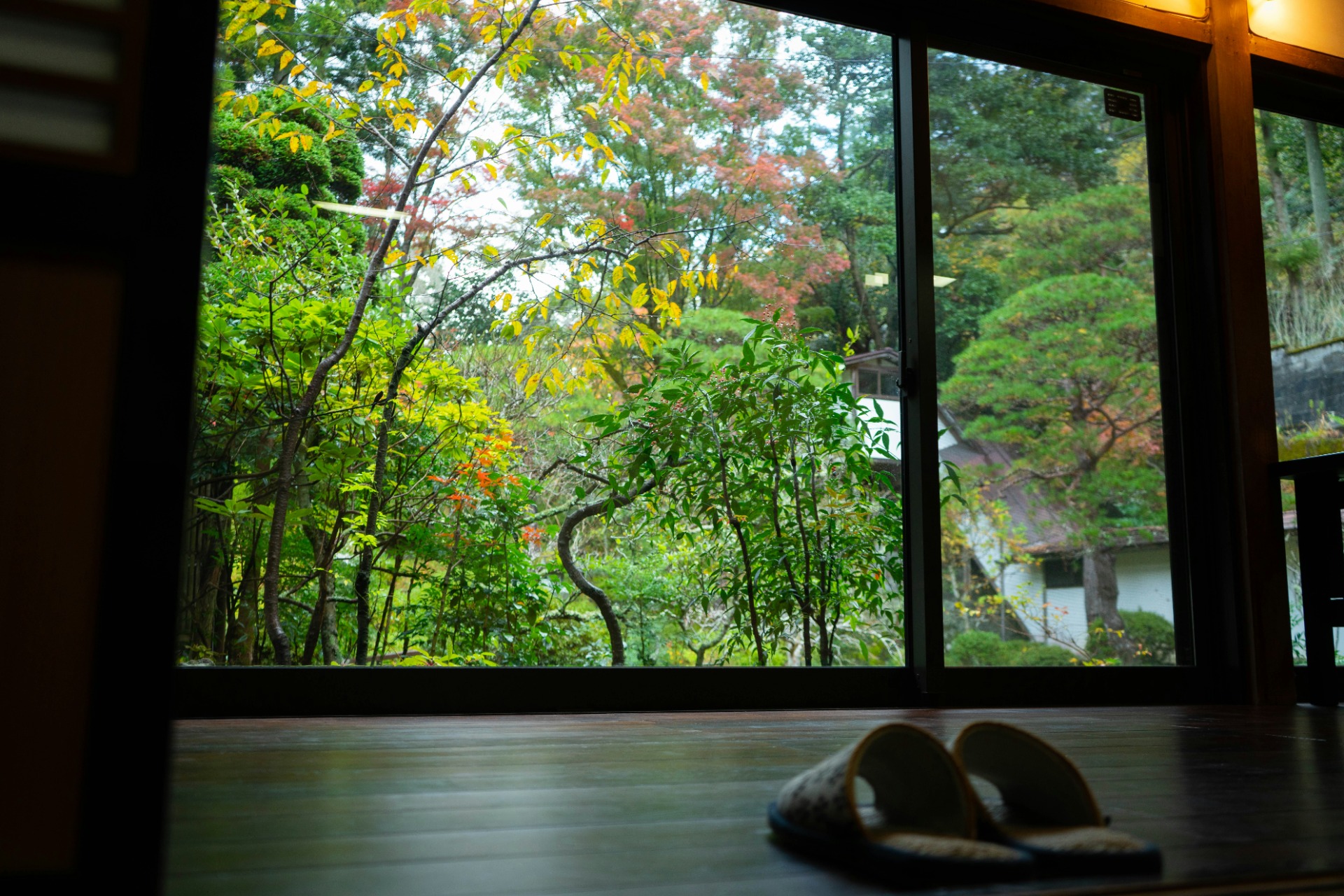 Zapatillas en un alojamiento japonés