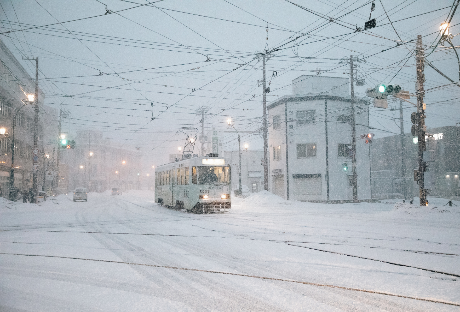 El transporte público sigue funcionando pese a la nieve