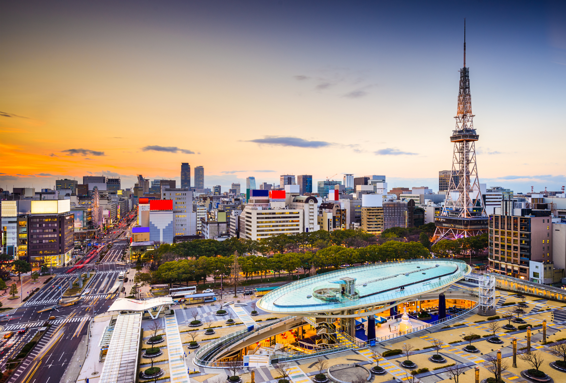 Vistas al aterdecer de la ciudad de Nagoya